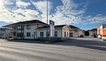 Sett från Banvägen Banvägen 9 J-K