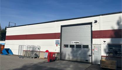 Högport Svarvarvägen 8