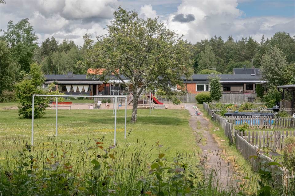 Harakers byv 9-15 & Prästgård, Västerås