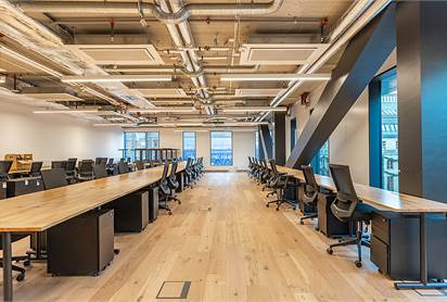 Möblerat kontor för 36 personer med två interna mötesrum