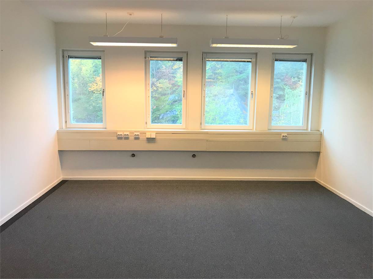 Ekbacksvägen 22-24, Syd