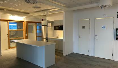 Entré med pentry och toaletter Rapsgatan 23