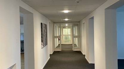 Korridor. Entrédörren till kontoret Ledig lokal, Brunnshusg/Nybrog/Trädgårdsg/Gånsviksv, Härnösand