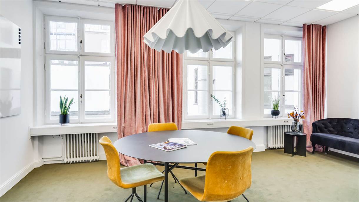 Järnvägsgatan 7, Centrum