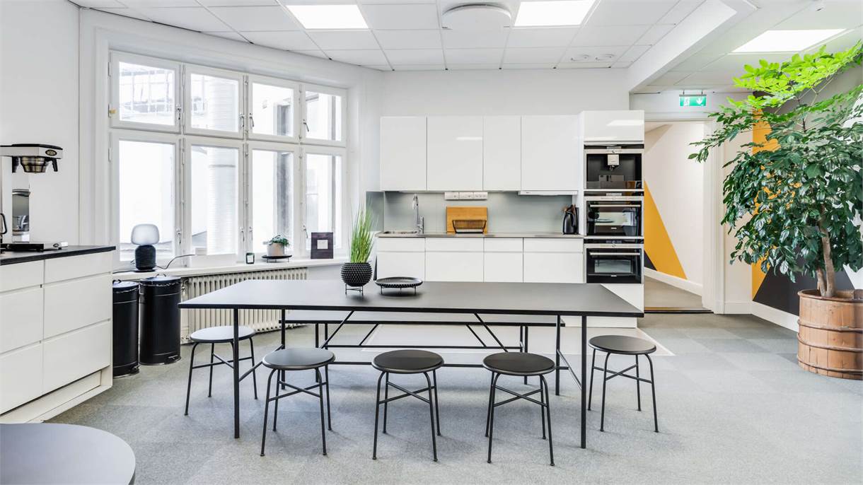 Järnvägsgatan 7, Centrum