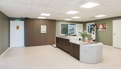 Öppen yta/entré Stenbrovägen 42
