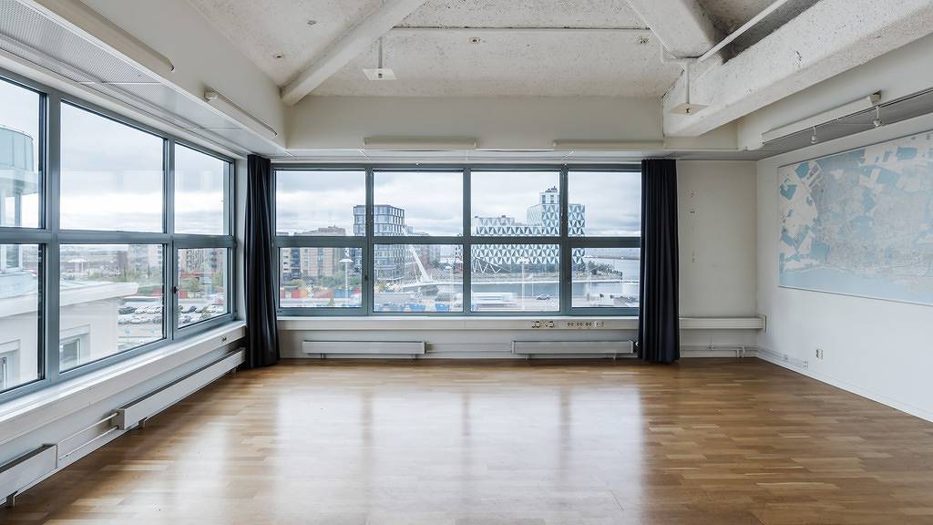 Järnvägsgatan 18, Centrum