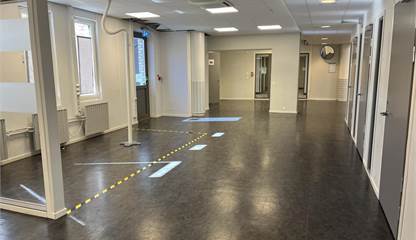 Del av en stor öppen yta Malmbrogatan 8