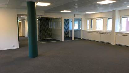 Kontorslandskap med vy över två samtalsrum Ledig lokal, Kungsgatan 43, Centrum, Eskilstuna