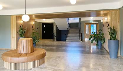 Trivsam entréhall Mölndalsvägen 93