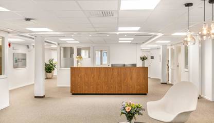Reception i entrén Mölndalsvägen 91-93 / Varbergsgatan 2
