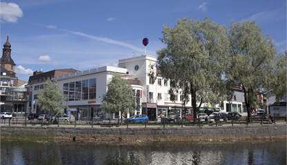 Galleria Falan ligger intill Faluån Östra Hamngatan 20