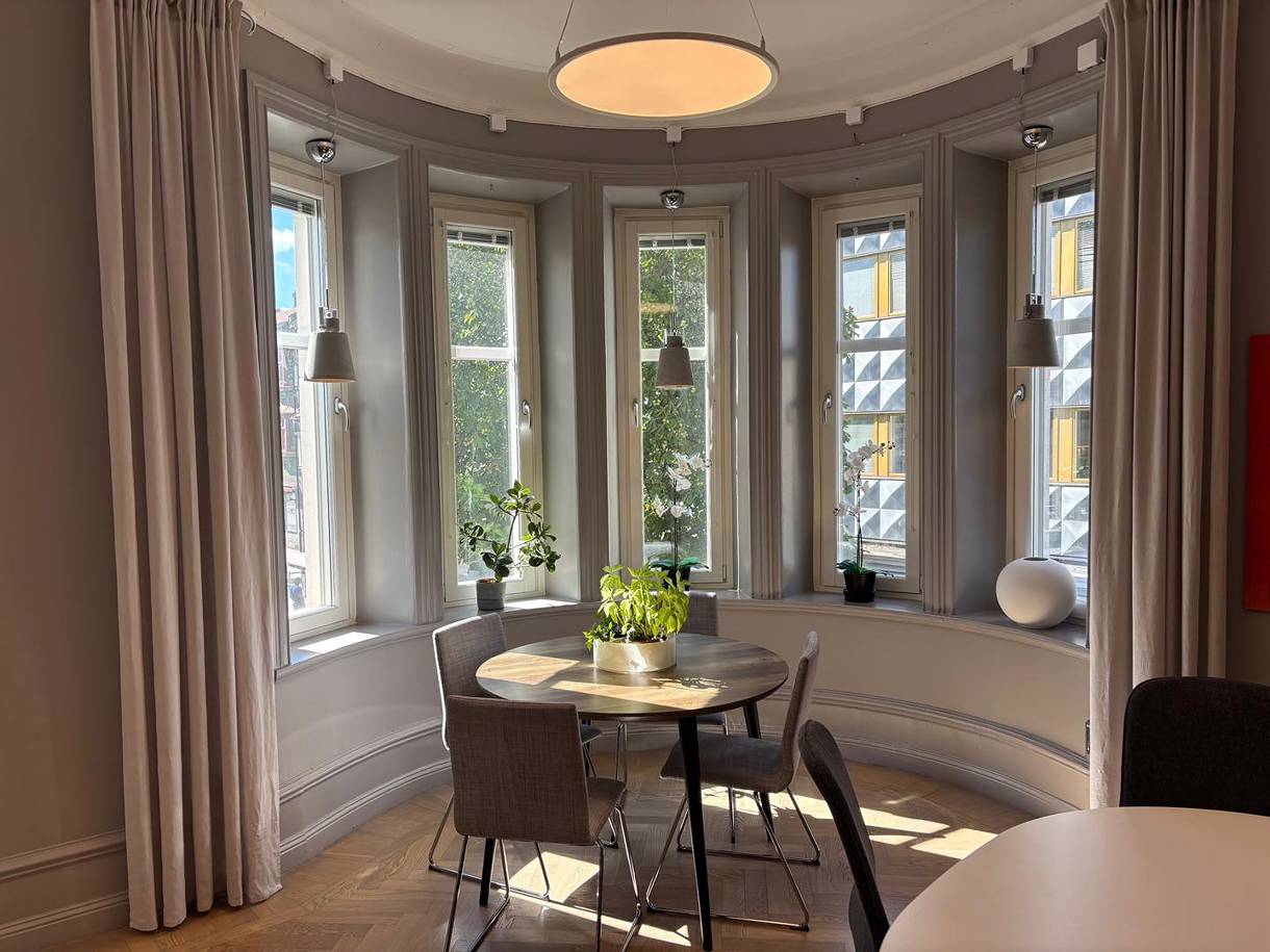 Borganäsvägen 42, Centrum