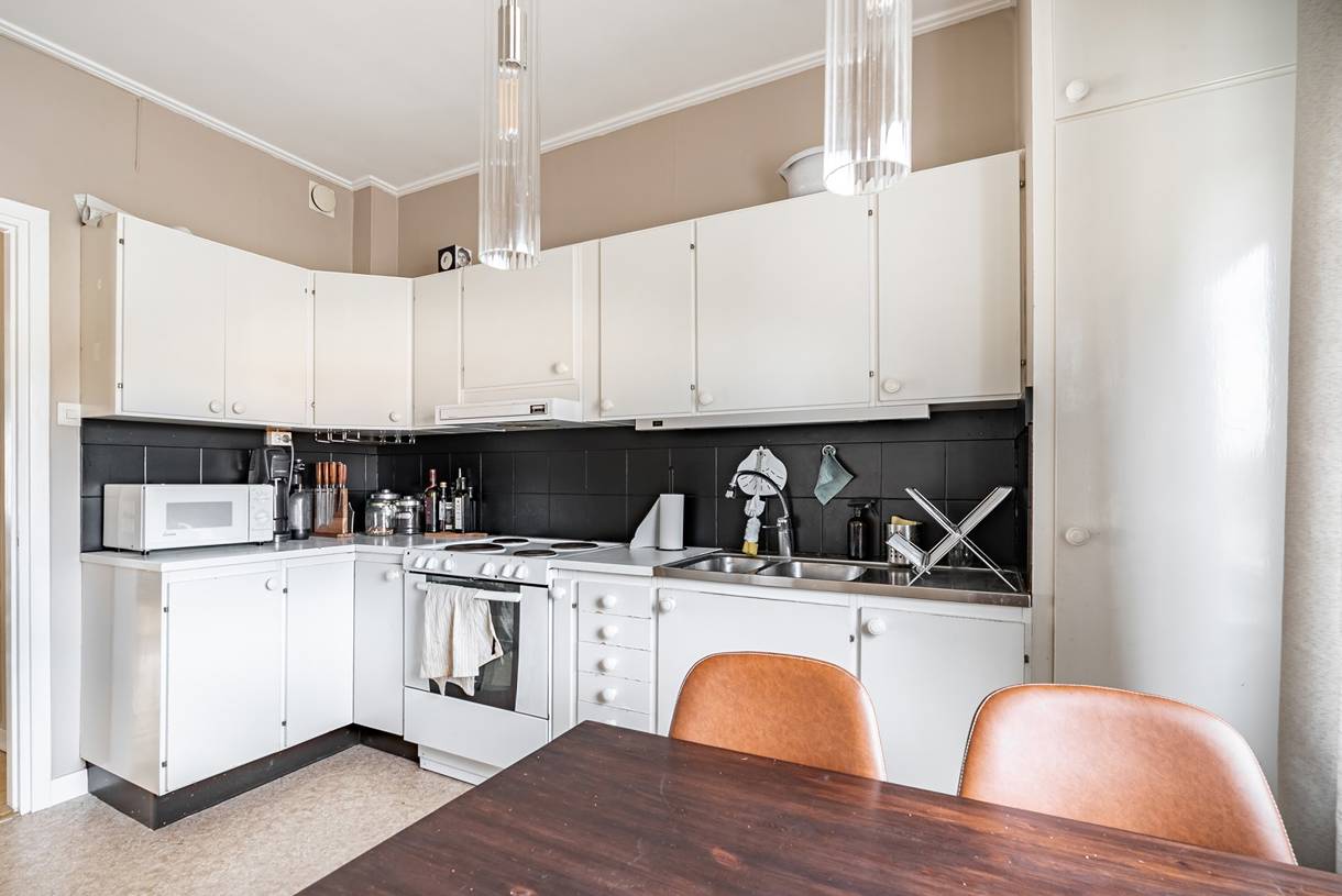 Överstan, Överstan