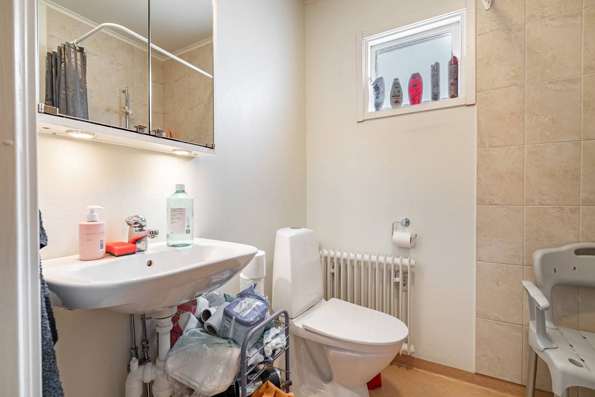 Överstan, Överstan