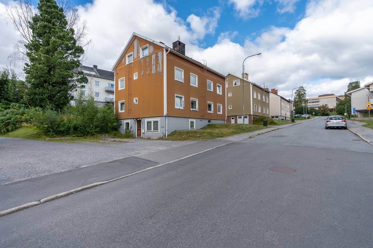 Överstan, Överstan