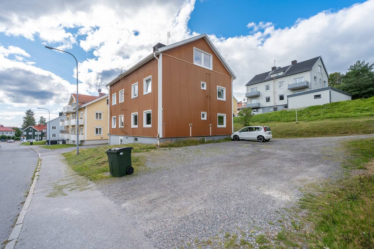 Överstan, Överstan