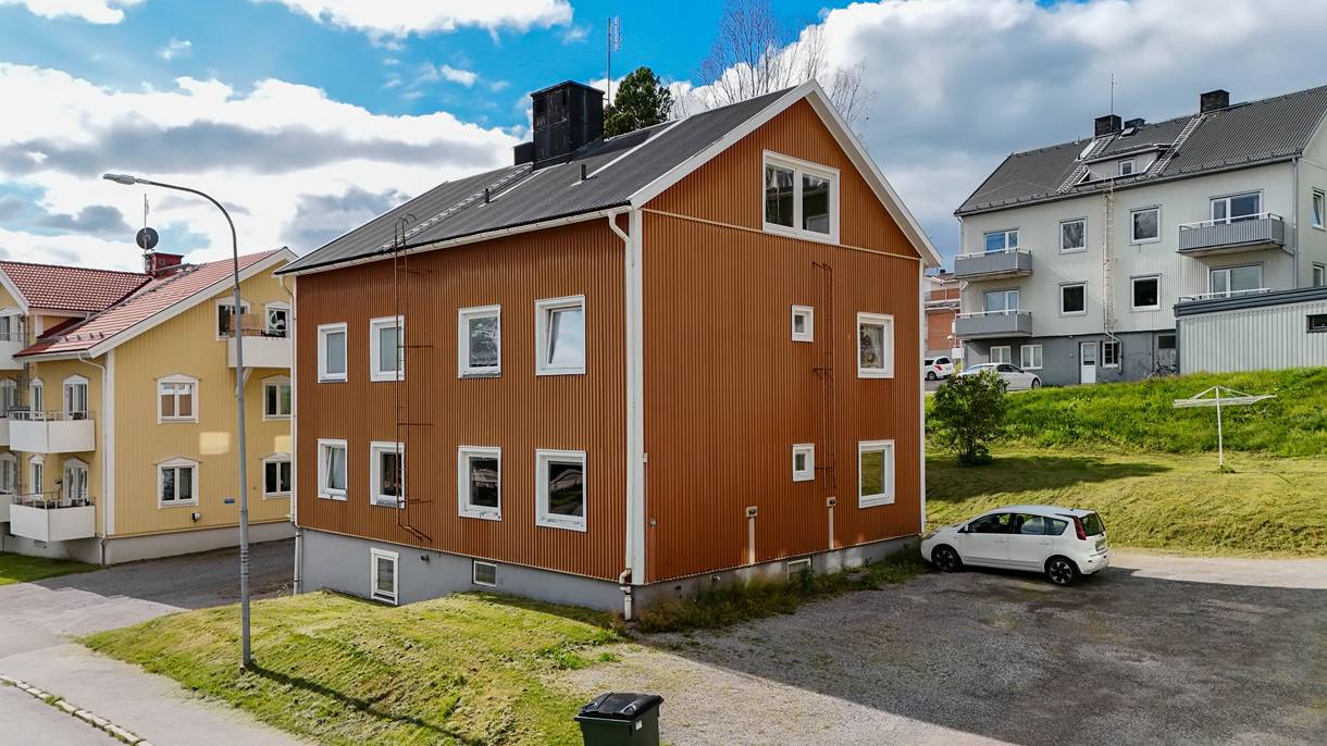 Överstan, Överstan