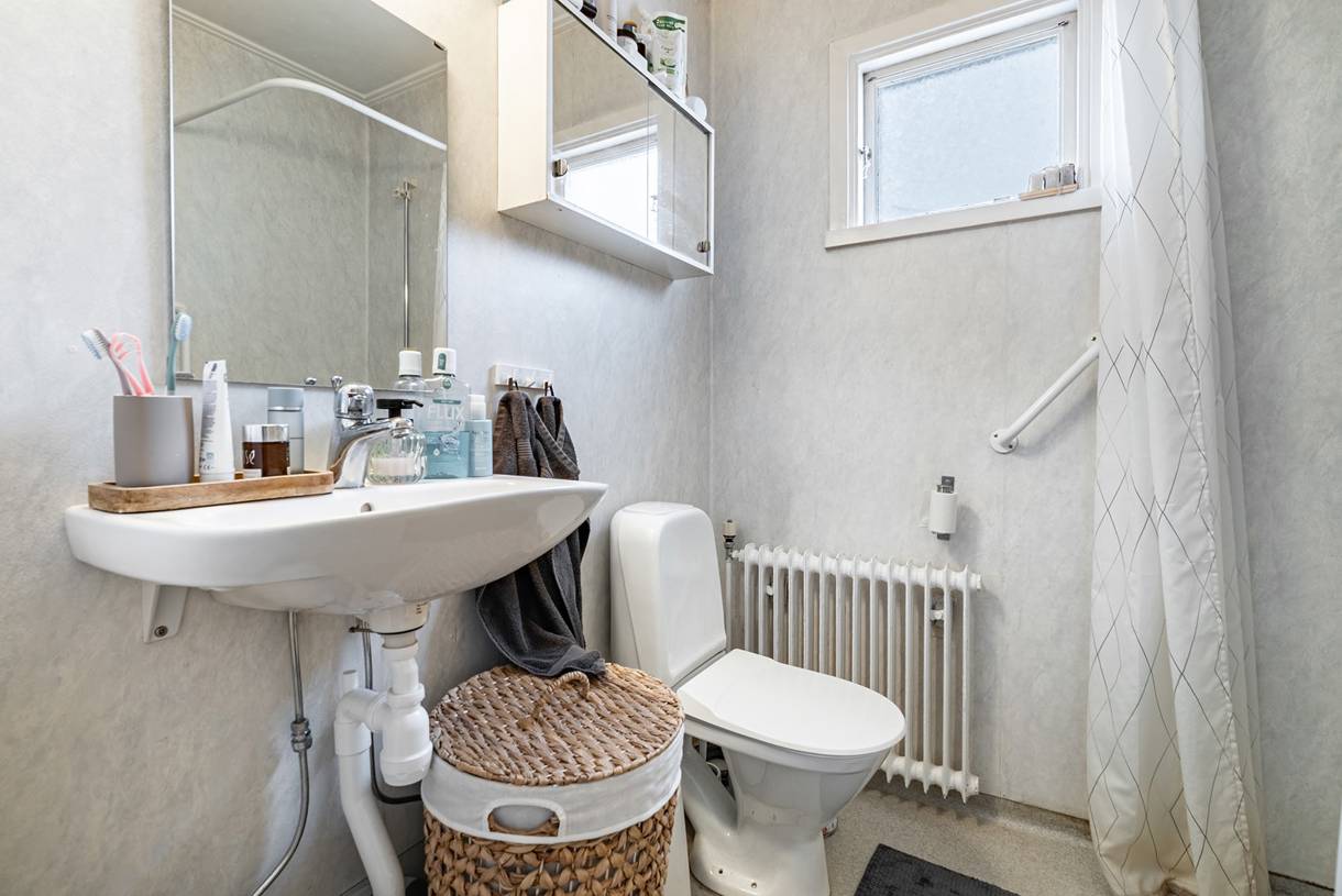 Överstan, Överstan