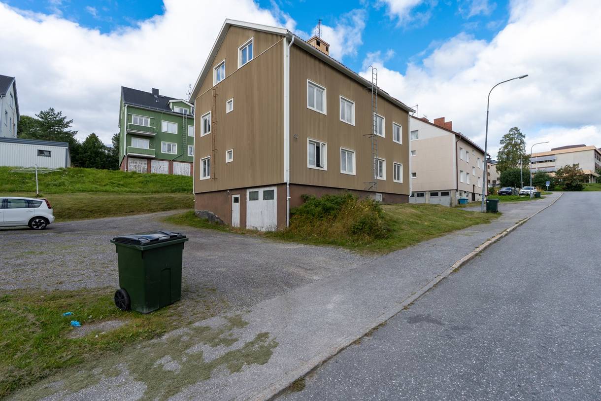 Överstan, Överstan