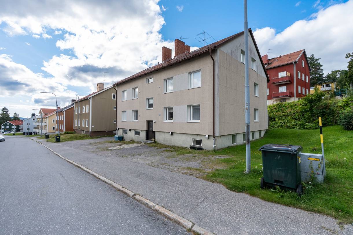 Överstan, Överstan