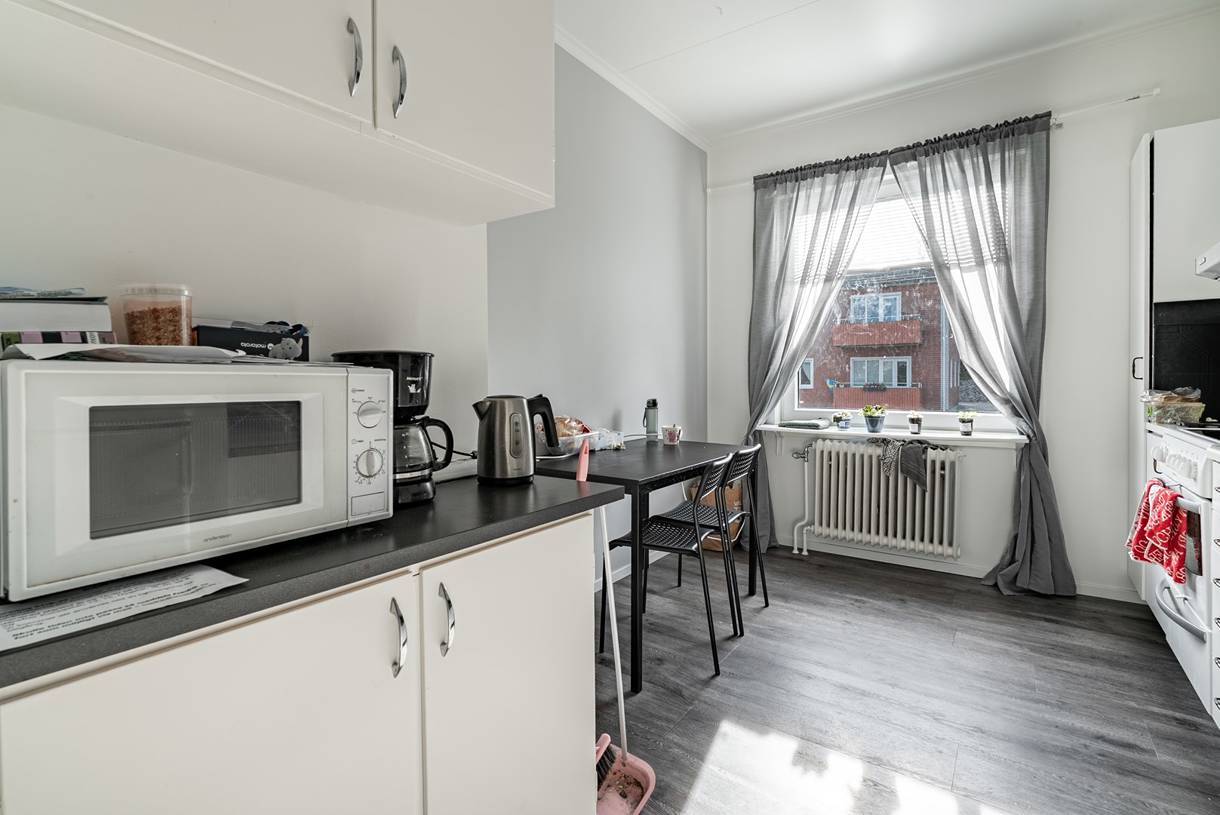 Överstan, Överstan