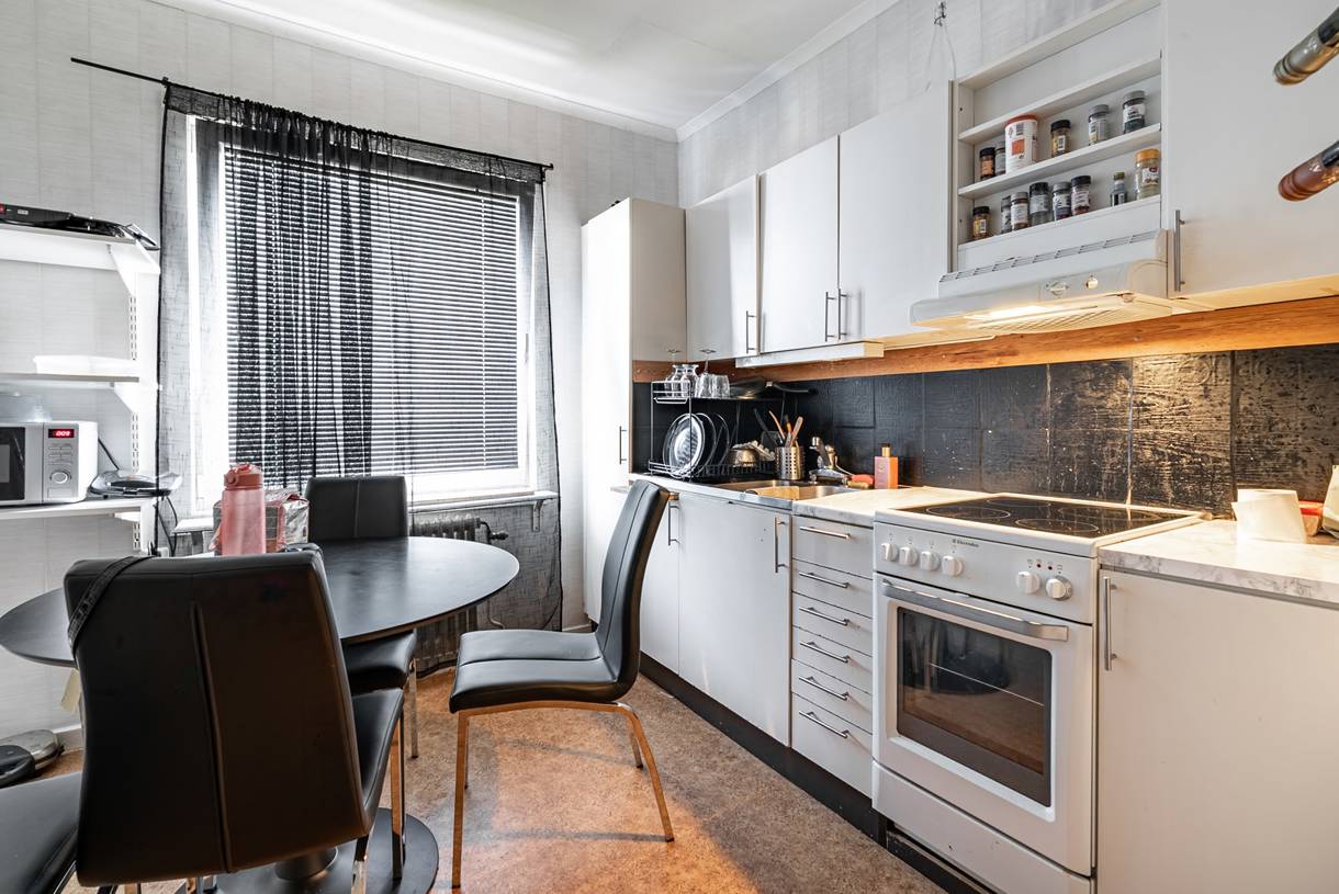 Överstan, Överstan