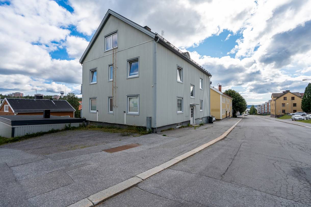 Överstan, Överstan