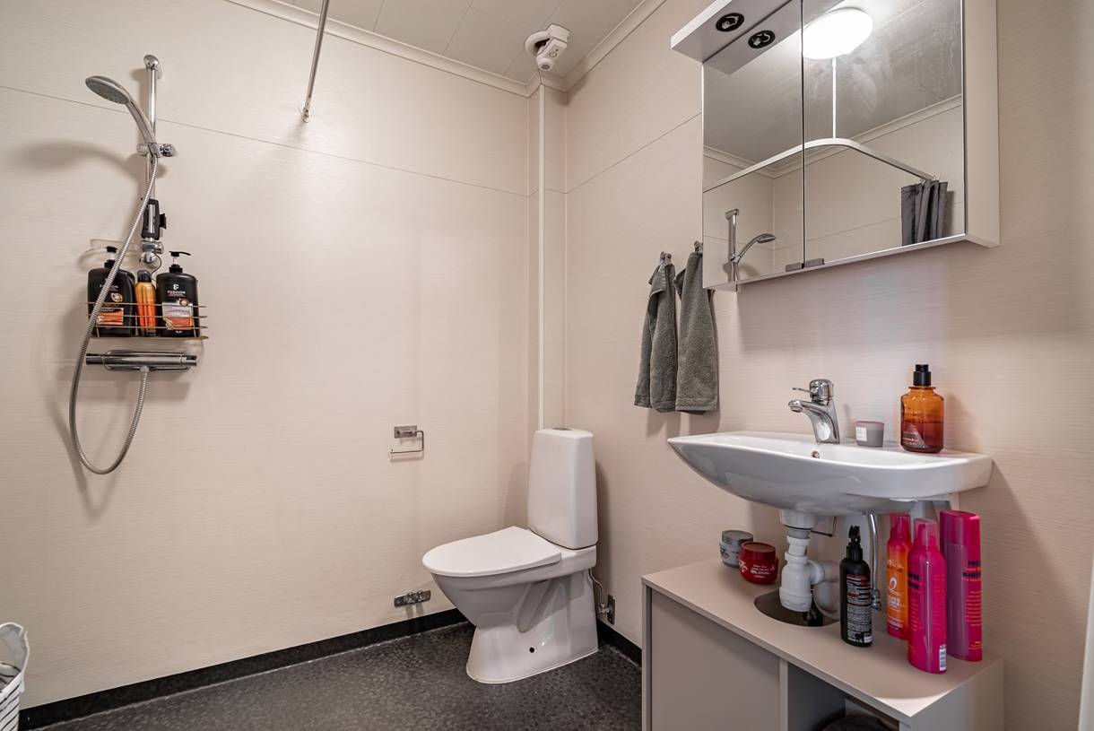 Överstan, Överstan