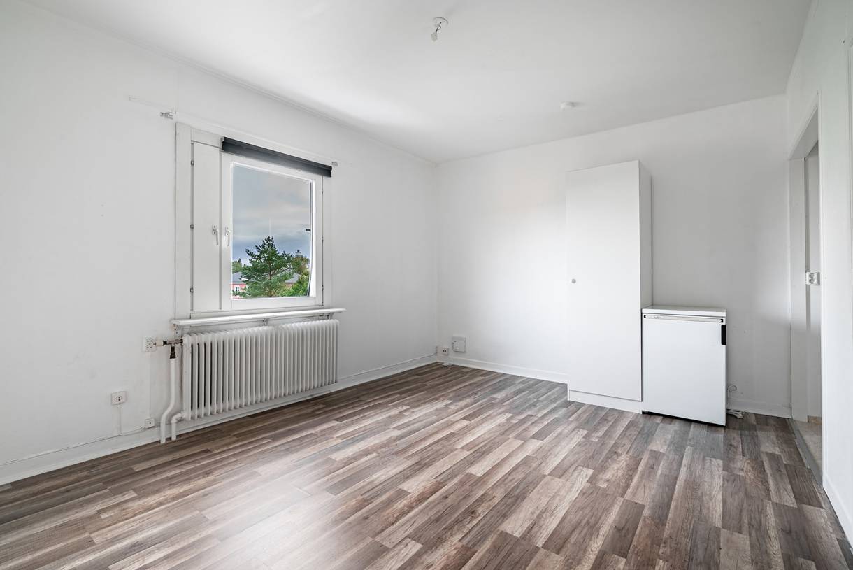 Överstan, Överstan