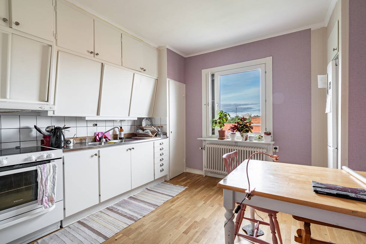 Överstan, Överstan