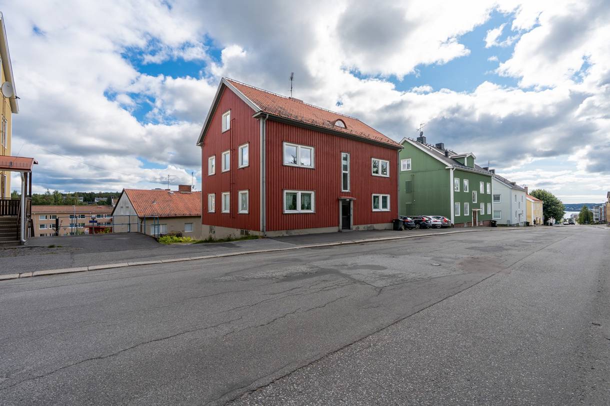 Överstan, Överstan