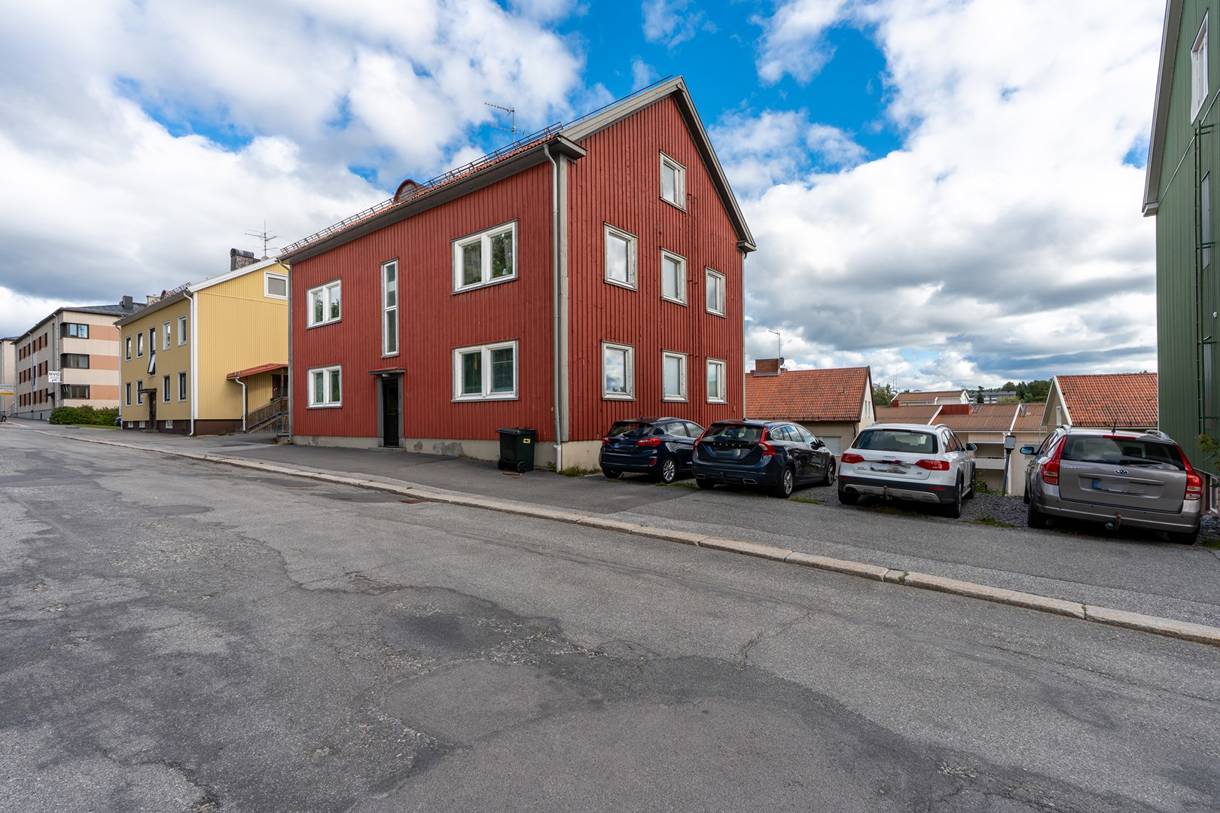 Överstan, Överstan