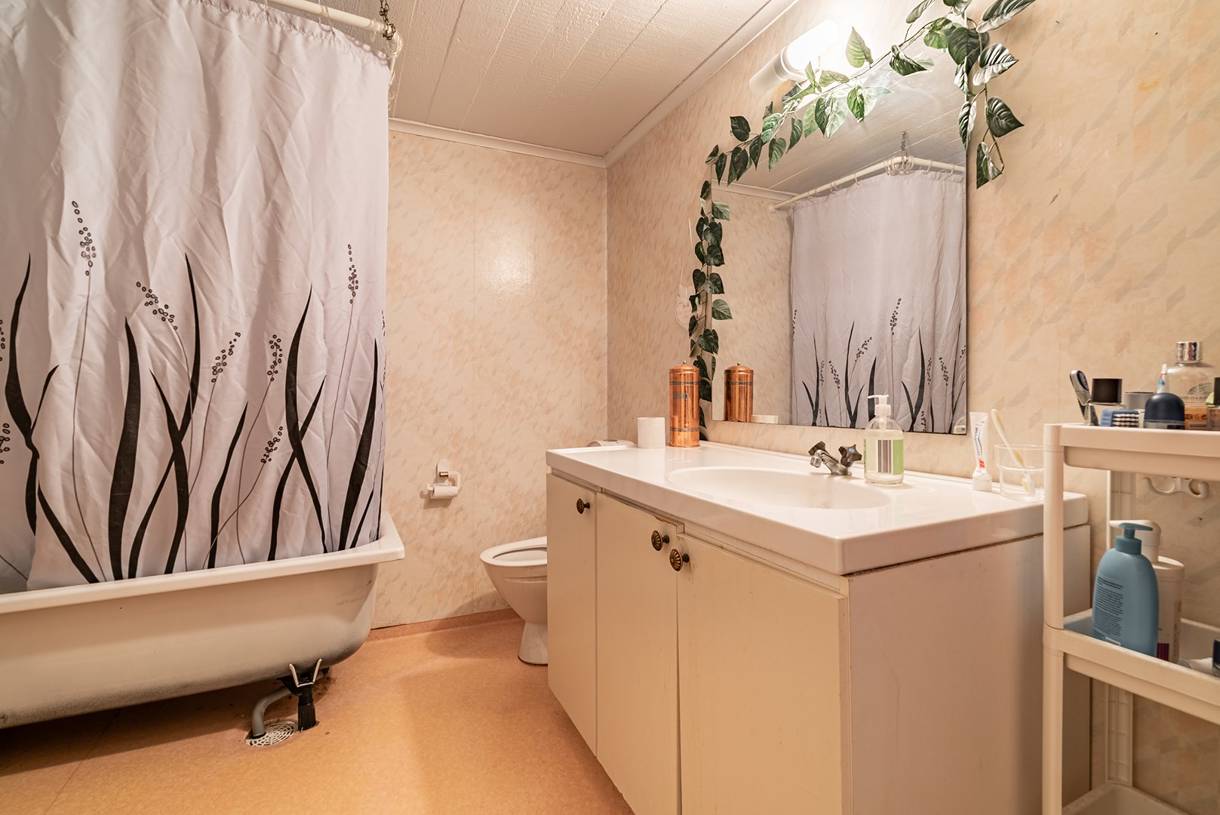 Överstan, Överstan