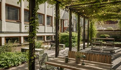 Den gröna innergården är en lugn oas Linnégatan 18