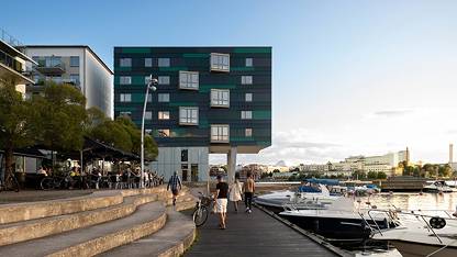 Skärgårdskänsla mitt i stan. Här får ni en unik blandning av stadspulsen och havets lugn. Ledig lokal, Lumaparksvägen 9, Hammarby Sjöstad, Stockholm