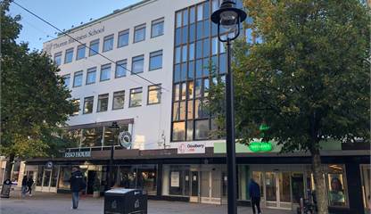 Fasadbild Penningen 9 Storgatan 23